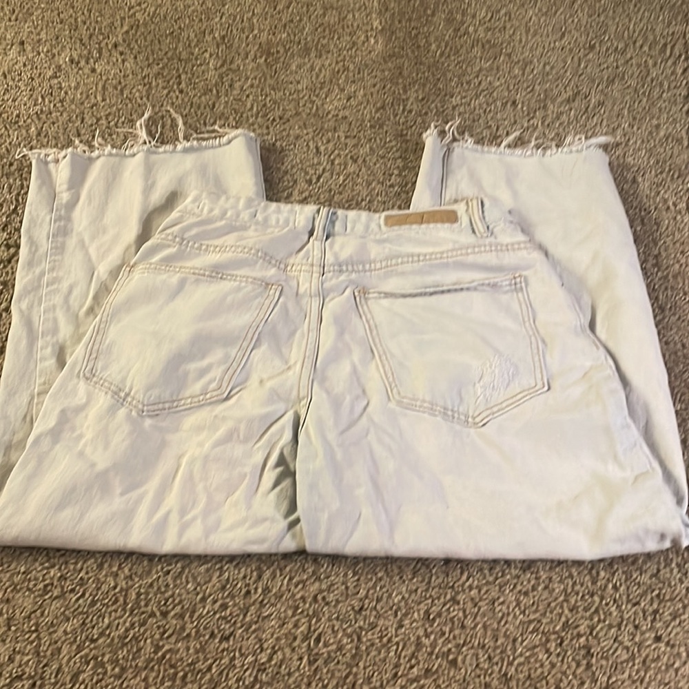 Cotton On Wide Legged Cropped Lightwash Frayed Jeans - Picture 8 of 10